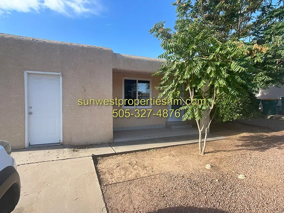 3011 Edgecliff Dr