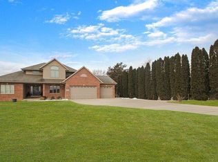 50 Cliffside Ct, Freeport, IL 61032