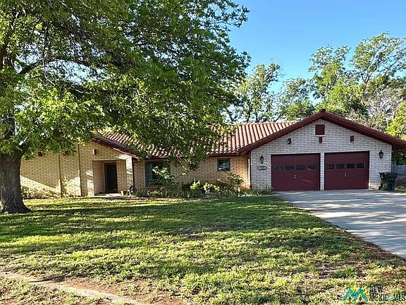 4th image of 1305 S Country Club Cir