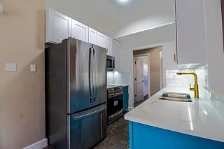 4th image of 610 Lemons St