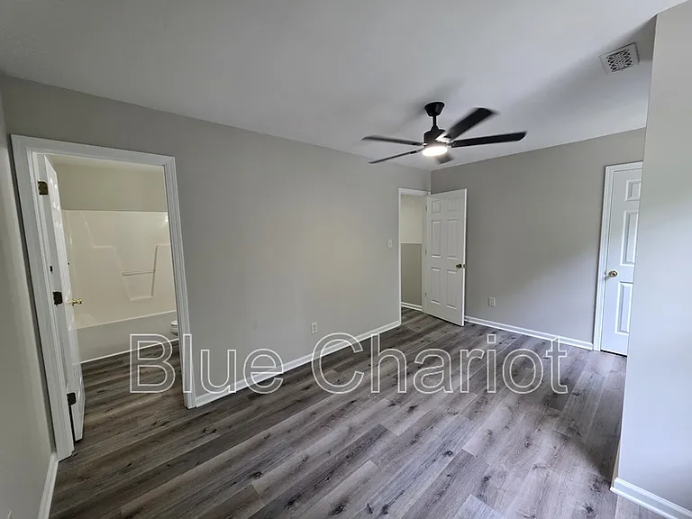 704 Brye St — Photo 4