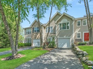 435 Green Mountain Rd, Mahwah, NJ 07430