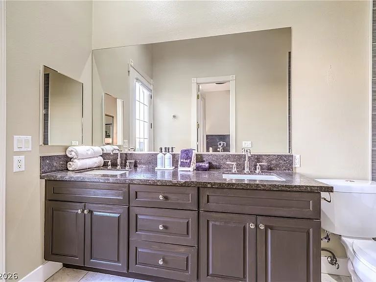 7520 Captains Harbor Dr — Photo 35