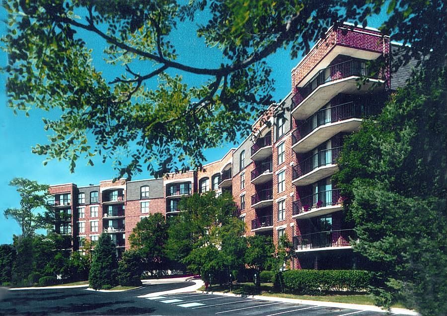 1st image of 509 Aurora Ave Unit 516