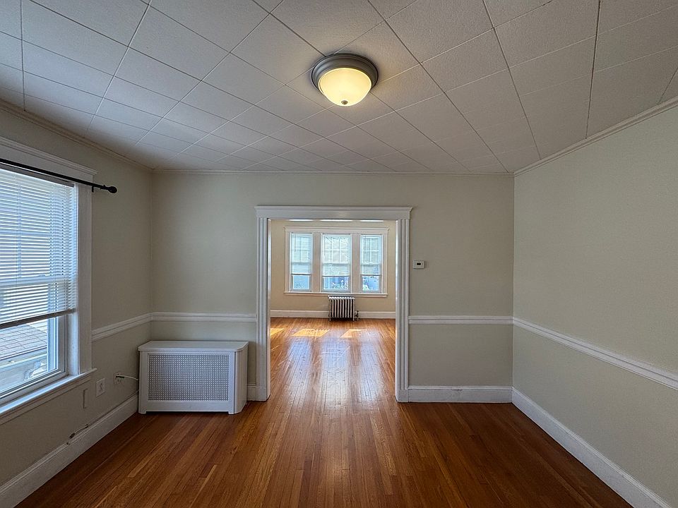 1st image of 19 Everdean St Floor 2