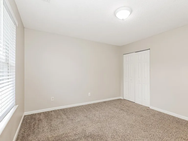 1607 Thornwick Trce — Photo 13