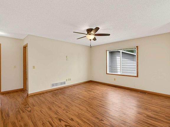 4th image of 465 Tiffany Dr