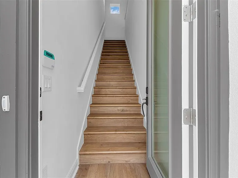 9687 Macbride Dr — Photo 3