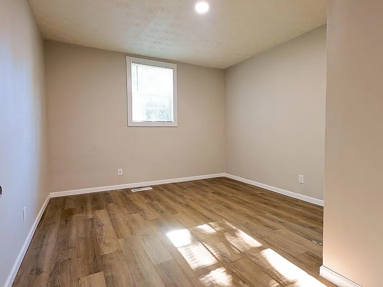 1019 S 8th St — Photo 10