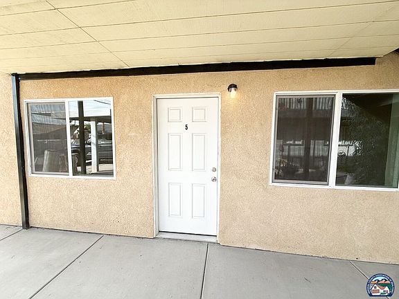 2nd image of 912 E 4th St #5