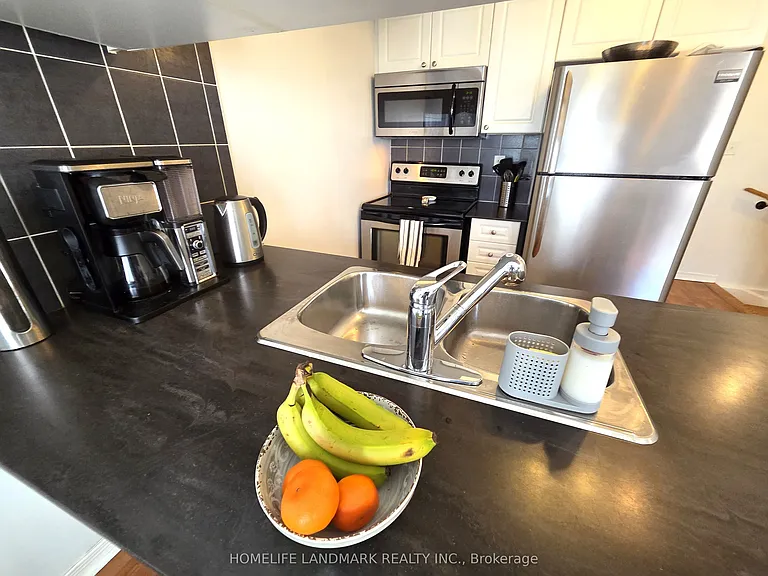 74 Munro St #2 — Photo 5