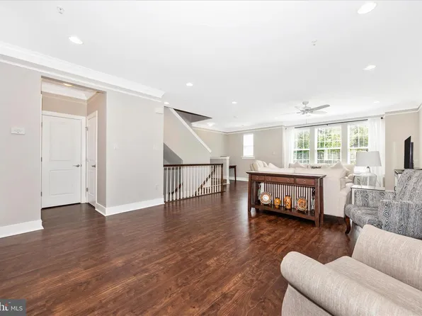 759 Cobbler Pl #759, Gaithersburg, MD 20877