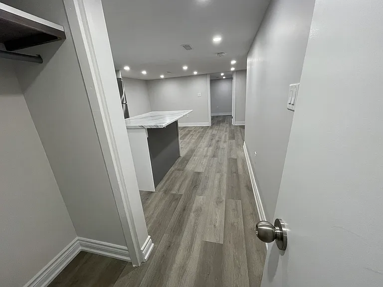 520 Cochrane Rd — Photo 2