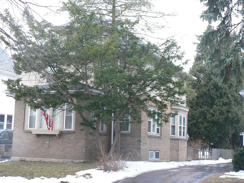 2nd image of 145 Burrows St