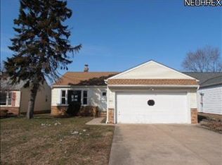 4825 Fairlawn Rd, Lyndhurst, OH 44124