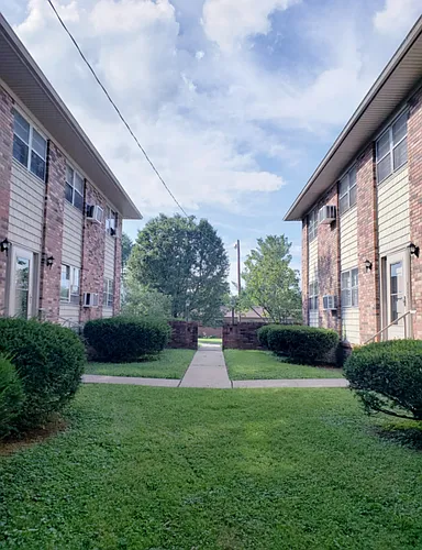 103 Bourbon Hills Dr #4 Photo 1