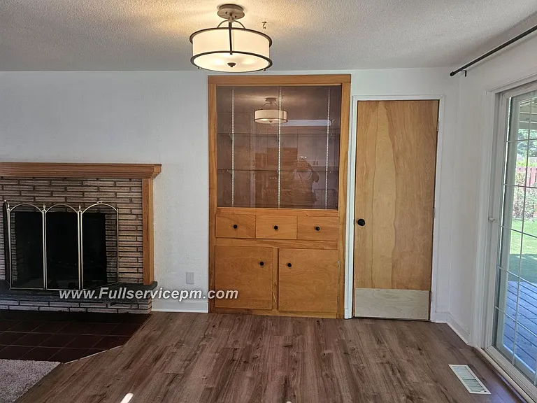 1800 4th St NE — Photo 6