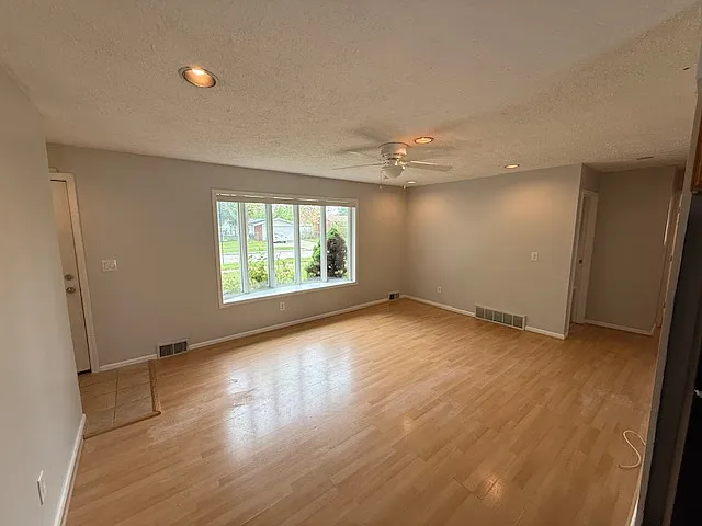 35633 Seville St — Photo 6