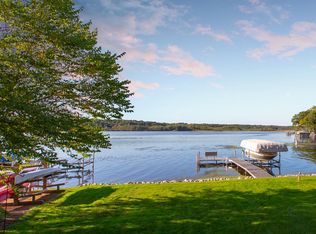 3147 Sylvester Dr, City Of Delafield, WI 53029