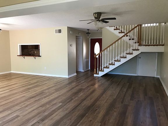 3rd image of 1539 N Carolwood Blvd