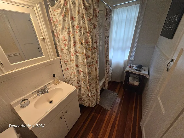 19-21 Granville Rd. — Photo 28