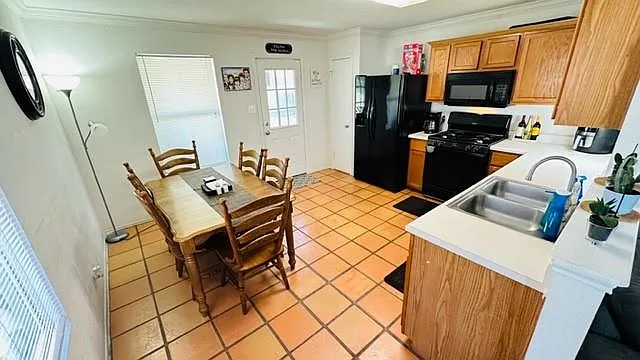 302 Golden Gate Dr — Photo 11