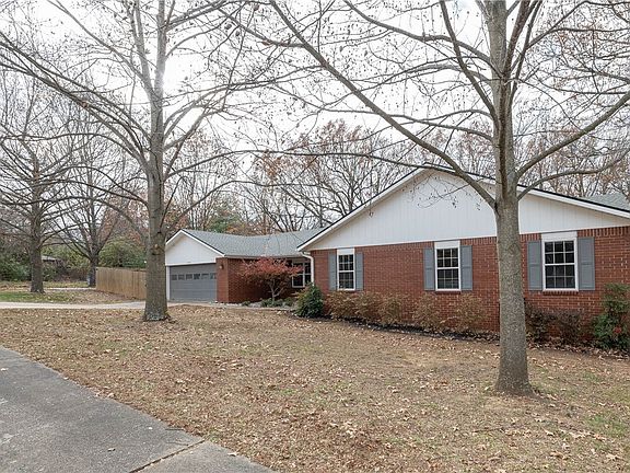 2nd image of 2409 N Hampton Ct