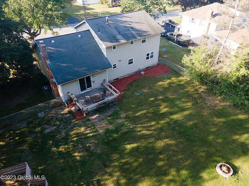 2nd image of 20 Robinson Road