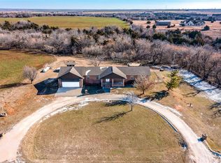 815 S Maple Rd, Calumet, OK 73014