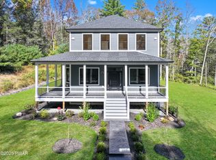 110 Shadow Ln, Milford, PA 18337