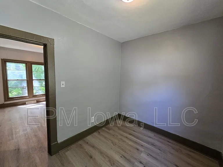 519 Adams St — Photo 8
