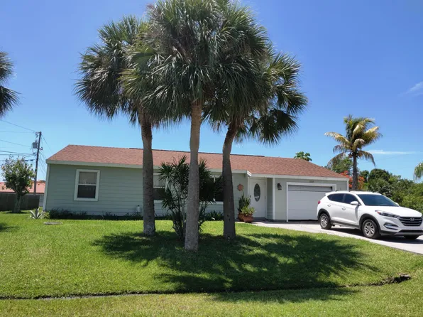 2284 SE Mandrake Cir, Port Saint Lucie, FL 34952