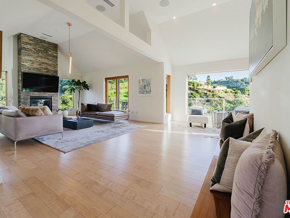 1st image of 10110 Cielo Dr