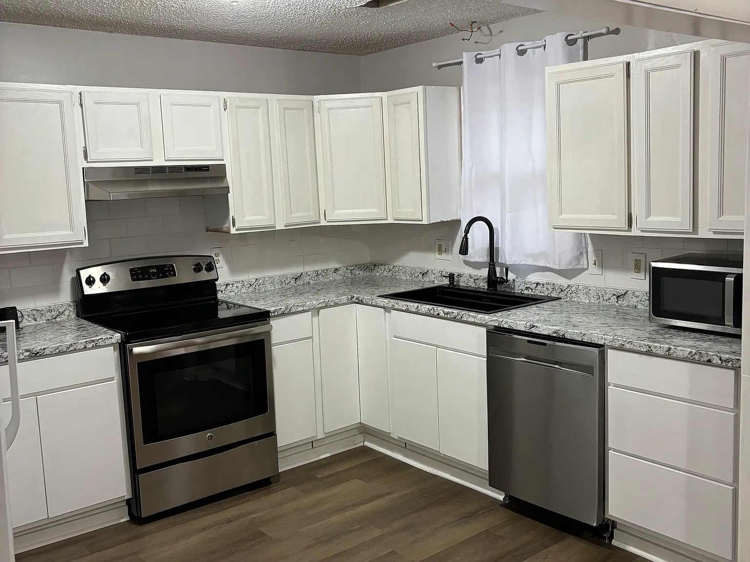 4 bed, 1562 sqft, $1,600 — Photo 1