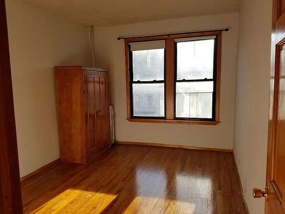 3rd image of 261 14th St APT 2D