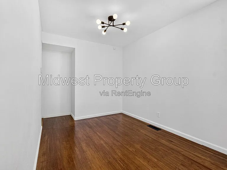 338 Lancashire Rd — Photo 8