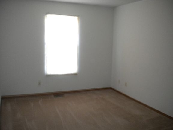 5th image of 4563 N Saint James St
