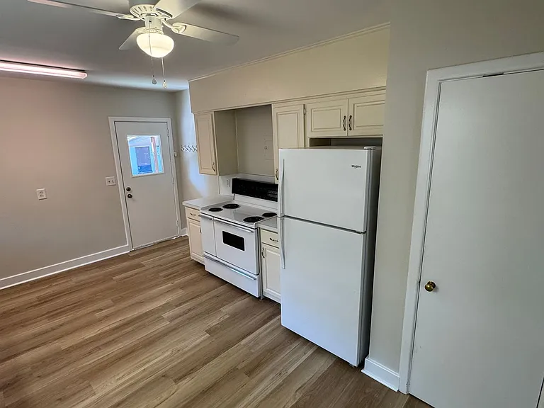 521 Vista Dr — Photo 5