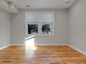 1911 M St NE, Washington, DC