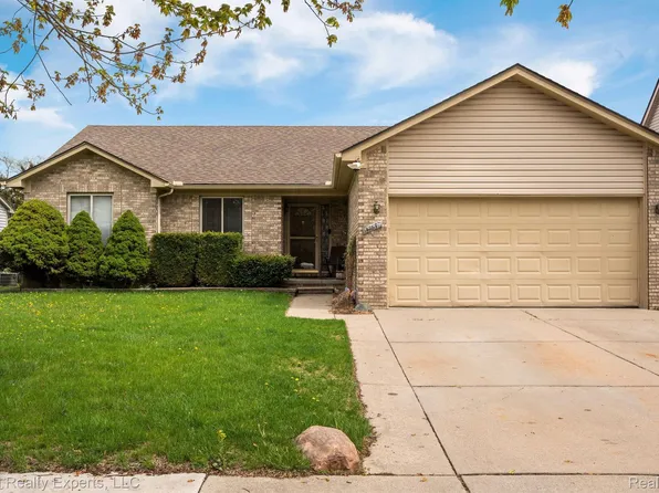 47697 Barclay Ct, Shelby Township, MI 48317