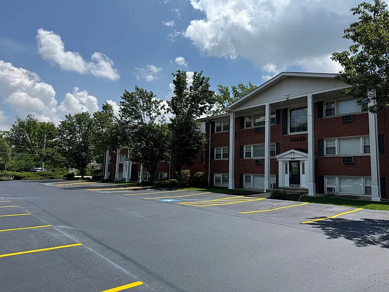 Colonial — Photo 11
