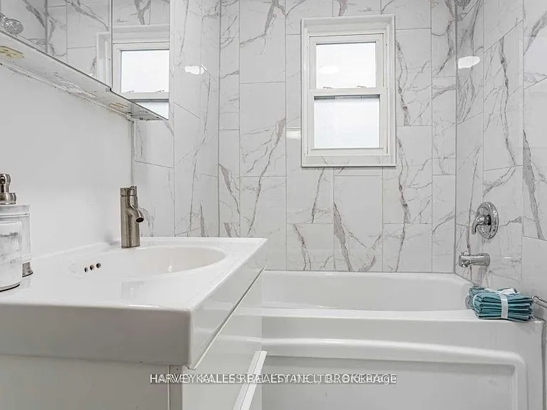 157 Viewmount Ave #MAIN — Photo 24