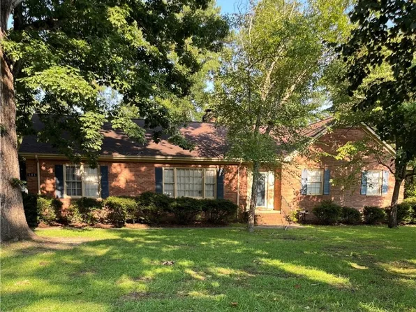 501 S Main St, Red Springs, NC 28377