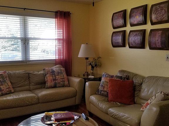 5th image of 258 Laurel Pl #B