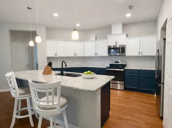 654 Carya Ct, Deland, FL 32724