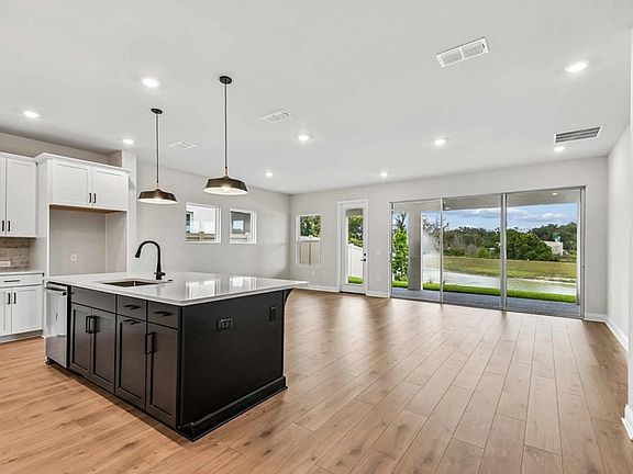 The Collins - Kitchen