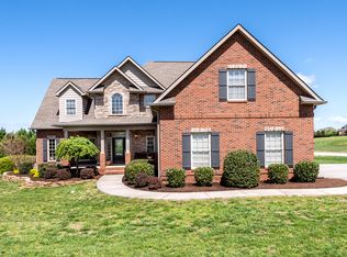 102 Warwick Cir, Maryville, TN 37803