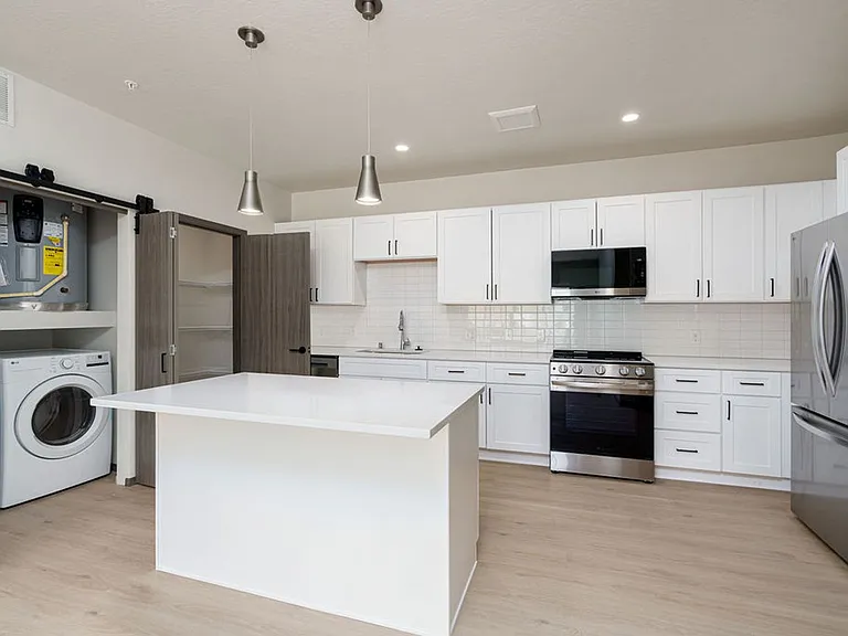 The Vistas Apartments at Beacon Hill — Photo 39