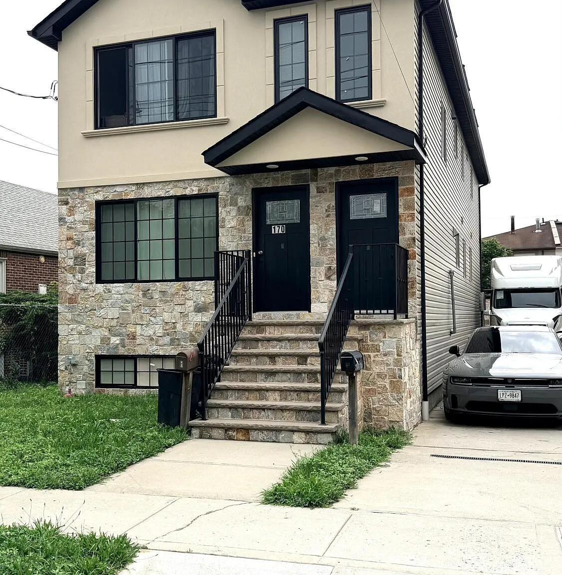 3 bed, 2.0 bath, 2344 sqft, $3,200 — Photo 1
