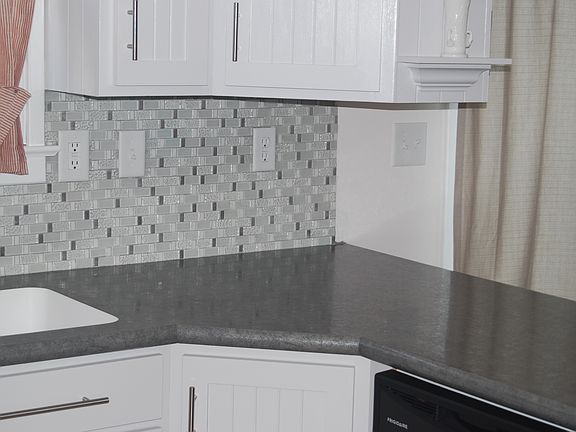 Glass backsplash new counter